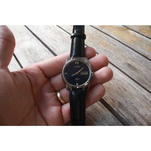 Vintage 1987 Citizen Automatic Mens Silver Watch W/daydate & Gold accents - Picture 8 of 8